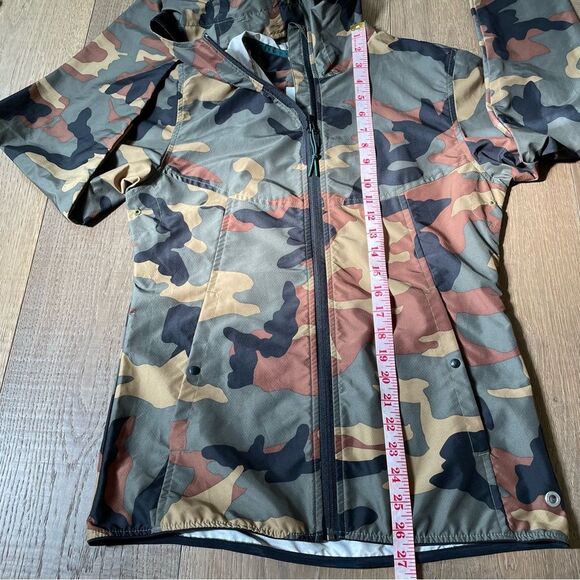 Herschel Supply Co. Camo Voyage Windbreaker Women 's Jacket (Size S) - Picture 8 of 12